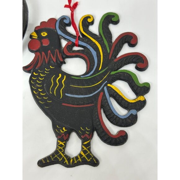 Vintage Wilton Cast Iron Rooster Trivet Wall Decor Hand Painted 5"x6"-8.5" Set - Picture 2 of 8